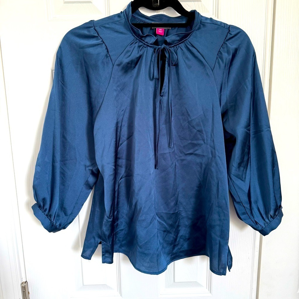 Vince Camuto Split Neck Vintage Blue Elegant Silk Career Blouse Women's XXS NWT
